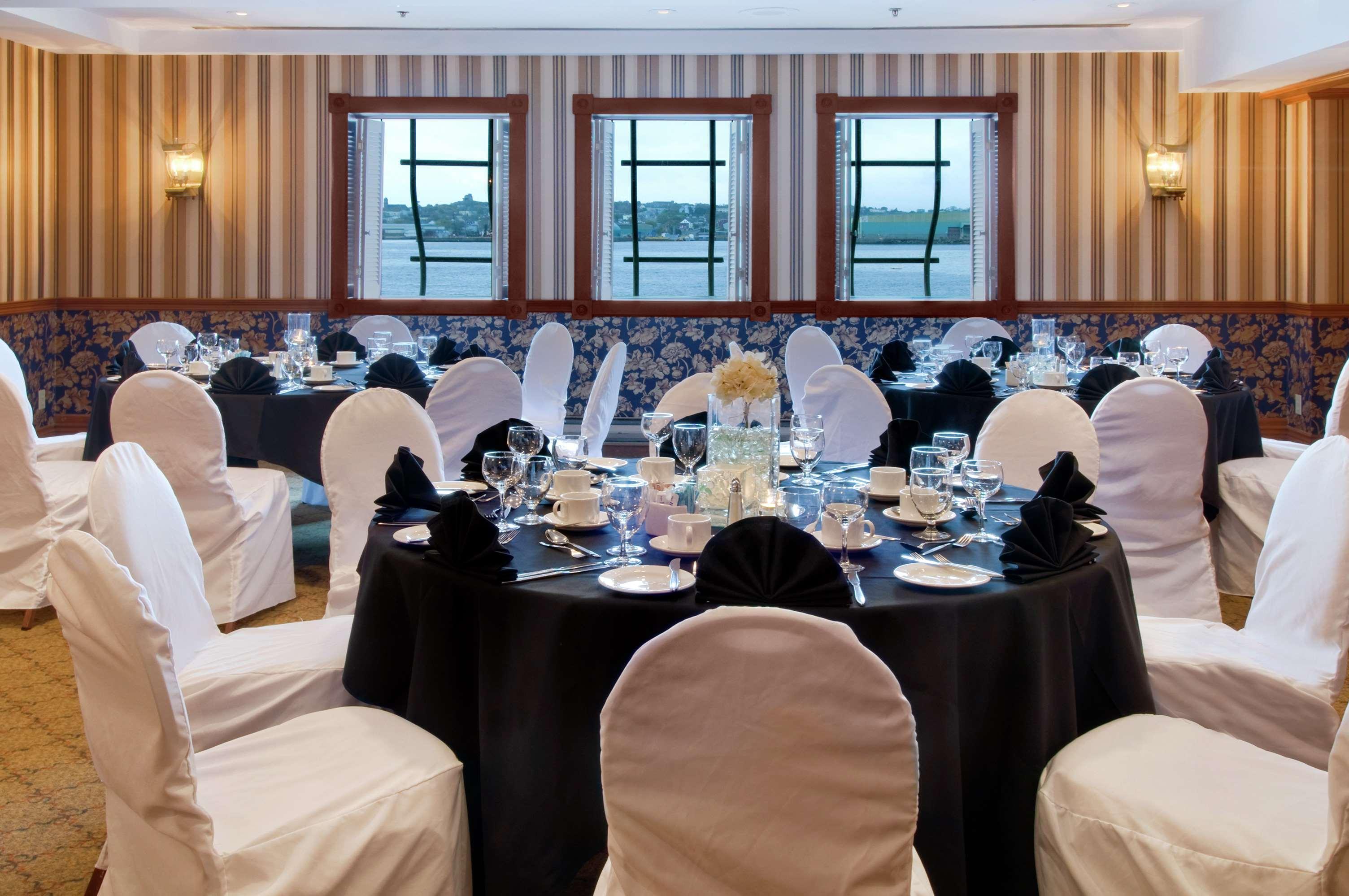 Hotel Hilton Saint-Jean Restaurant photo